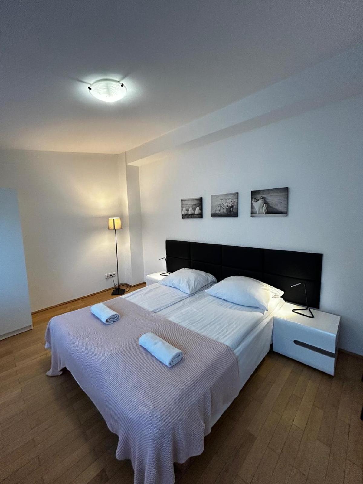 Golden Apartments With Lift - Old Town Cracóvia Exterior foto